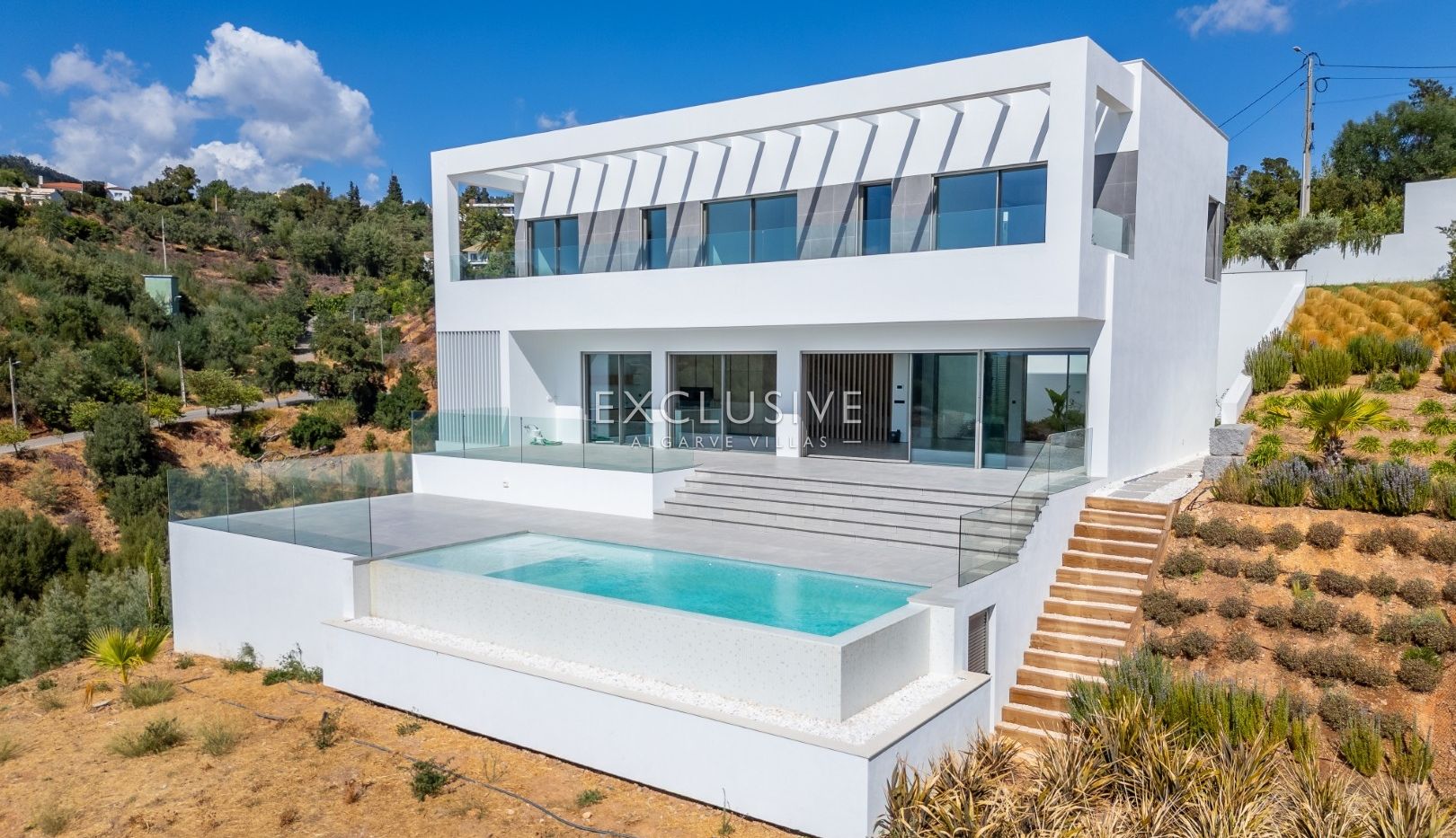 Neue luxuriöse Villa mit Aufzug und Meerblick in Caldas de Monchique, Algarve.