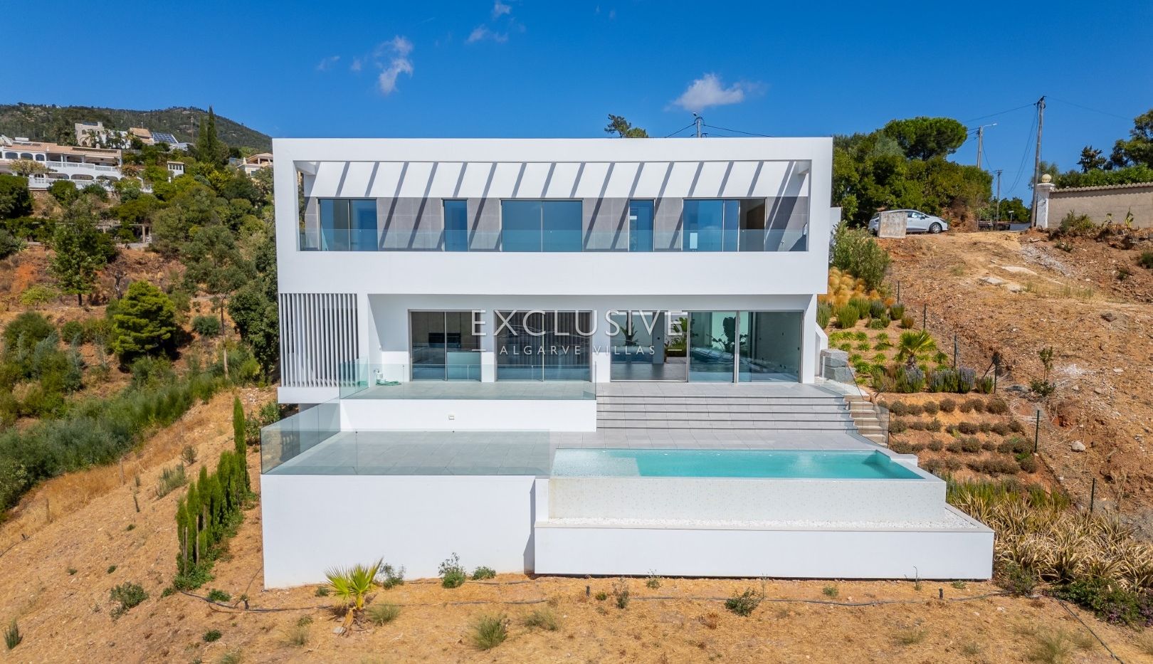 Neue luxuriöse Villa mit Aufzug und Meerblick in Caldas de Monchique, Algarve.