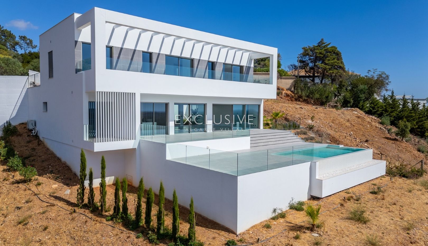 Neue luxuriöse Villa mit Aufzug und Meerblick in Caldas de Monchique, Algarve.