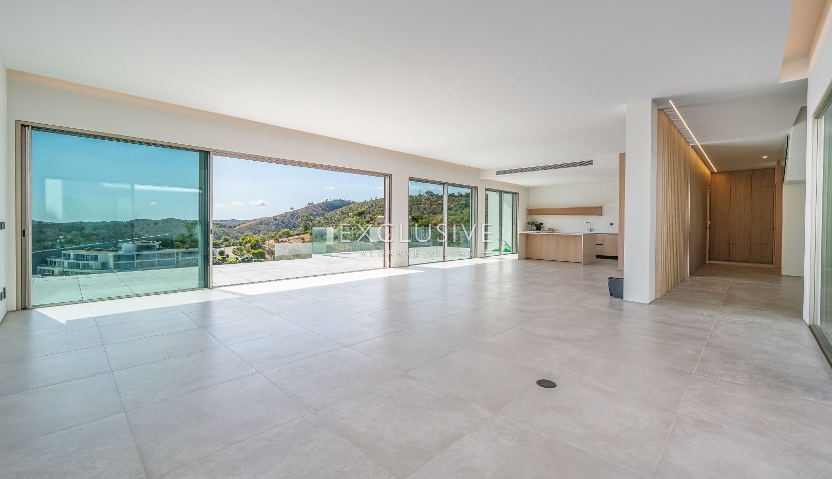 Neue luxuriöse Villa mit Aufzug und Meerblick in Caldas de Monchique, Algarve.