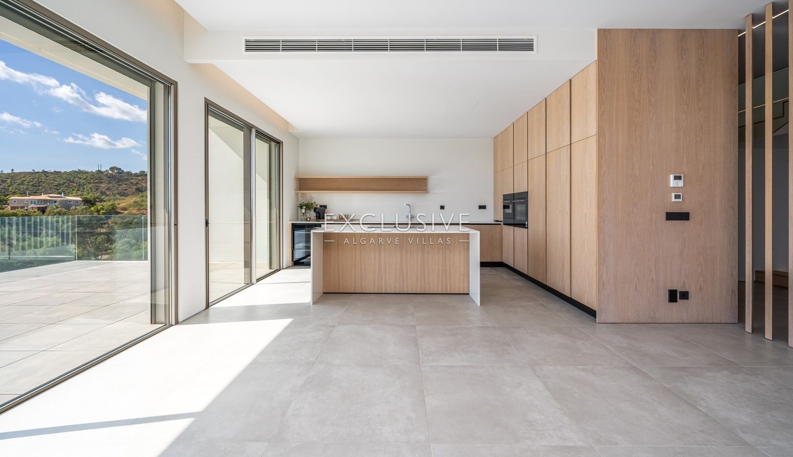 Neue luxuriöse Villa mit Aufzug und Meerblick in Caldas de Monchique, Algarve.