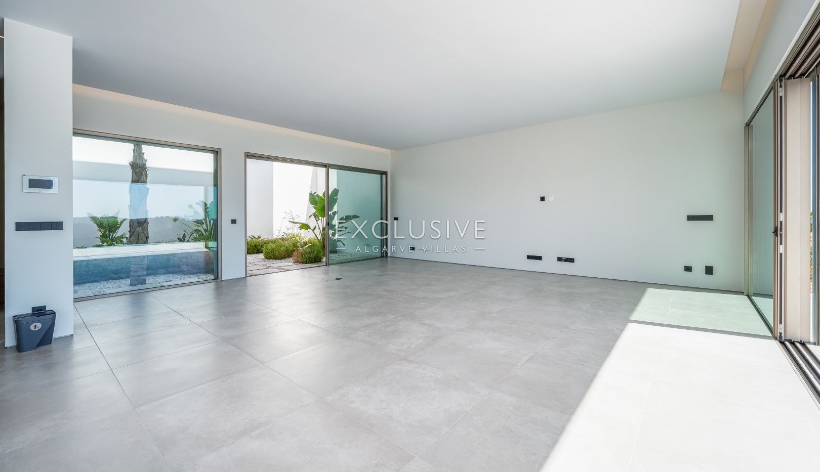 Neue luxuriöse Villa mit Aufzug und Meerblick in Caldas de Monchique, Algarve.