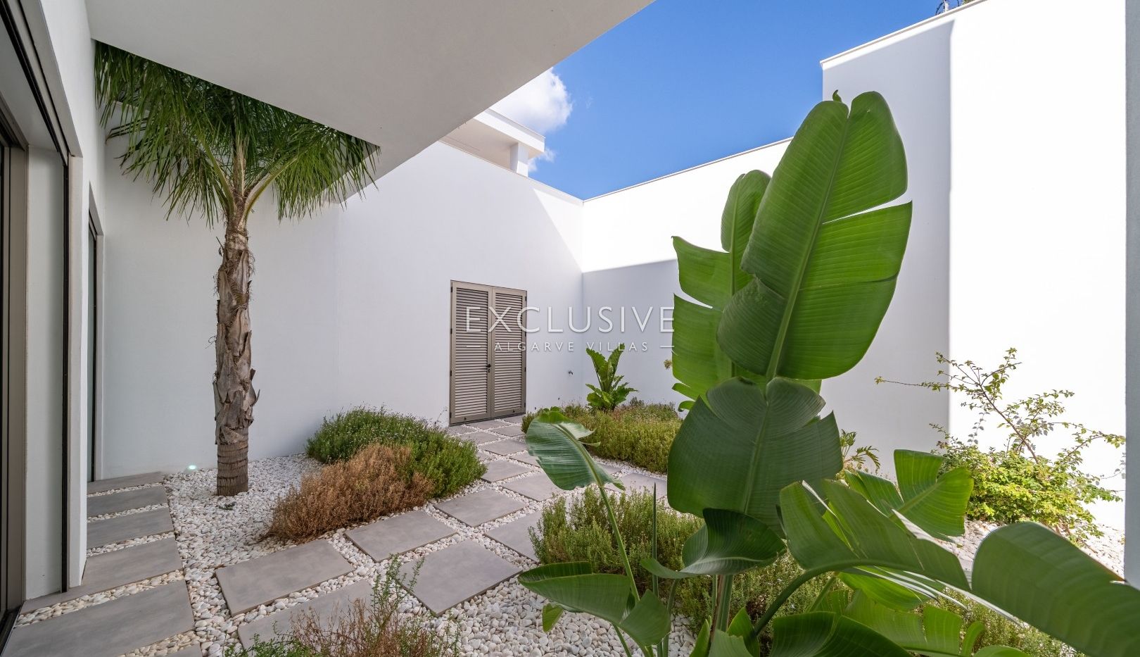 Neue luxuriöse Villa mit Aufzug und Meerblick in Caldas de Monchique, Algarve.