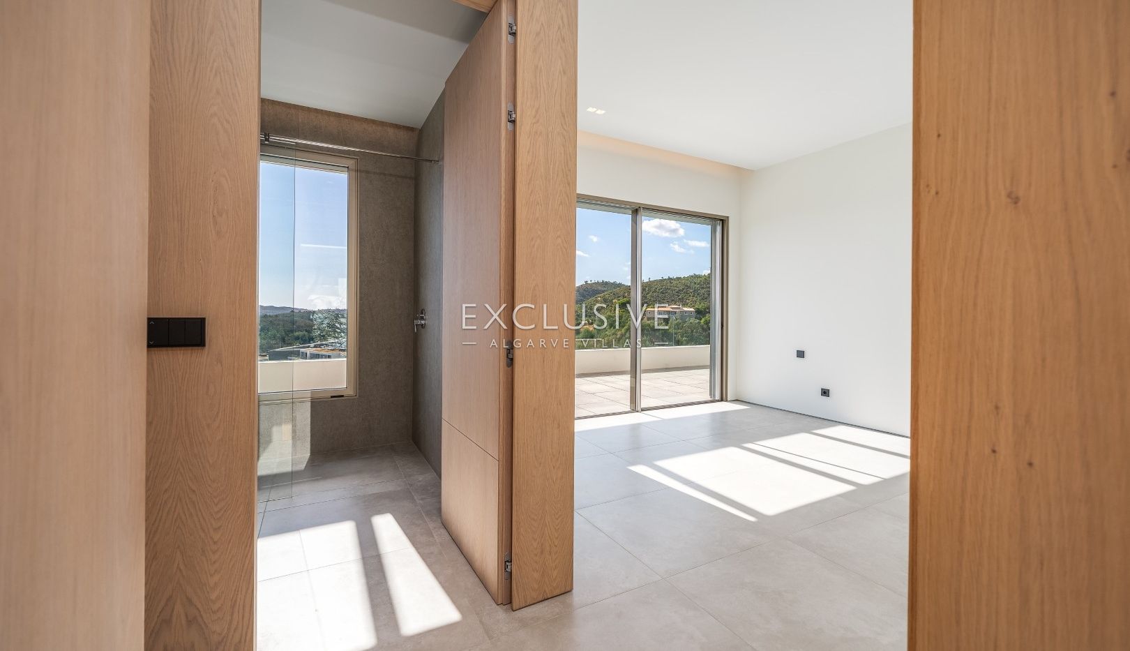 Neue luxuriöse Villa mit Aufzug und Meerblick in Caldas de Monchique, Algarve.