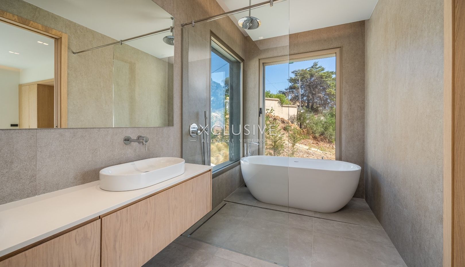 Neue luxuriöse Villa mit Aufzug und Meerblick in Caldas de Monchique, Algarve.