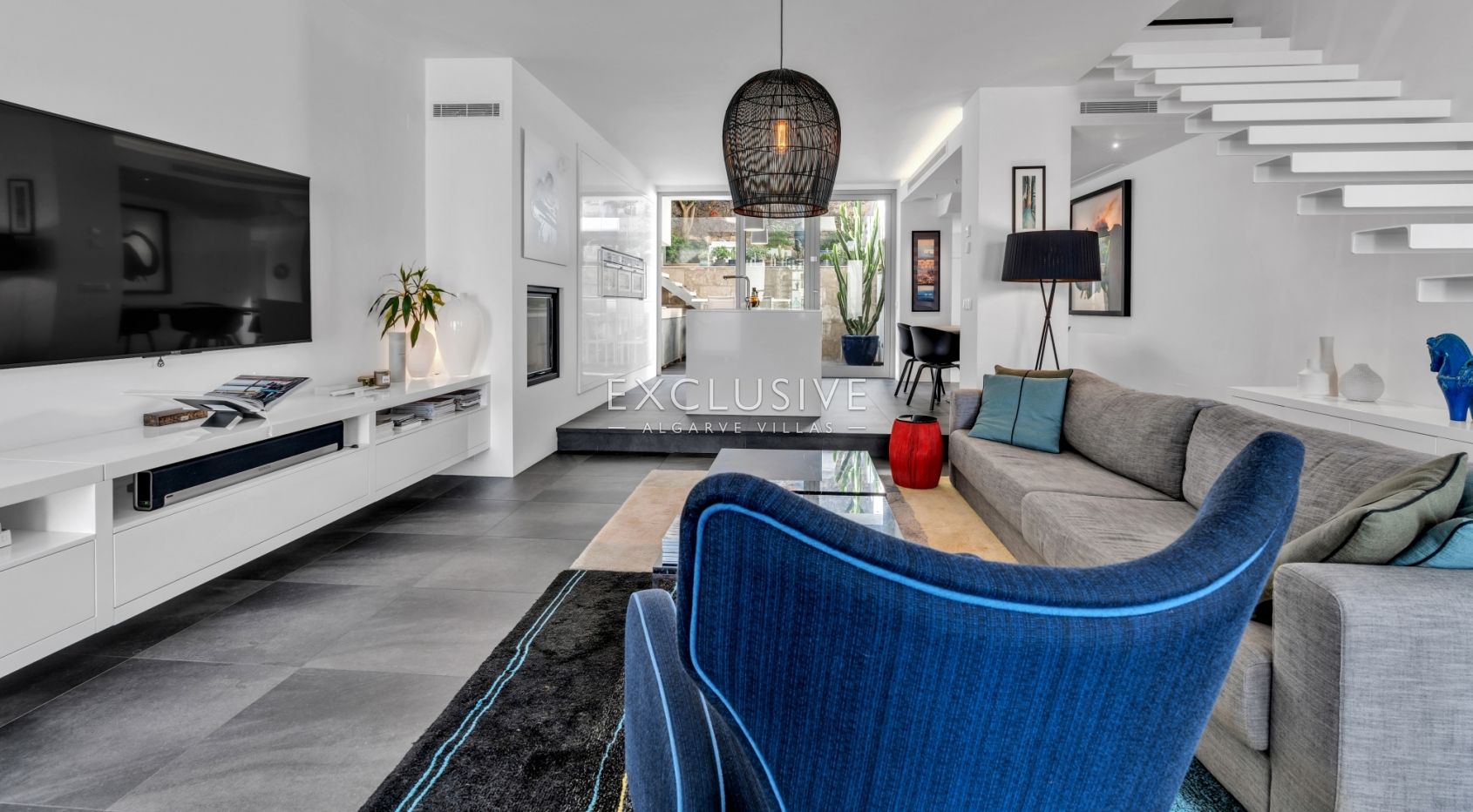 Stadsvilla met privé zwembad bij de oude stadsmuren in Lagos centrum, West Algarve