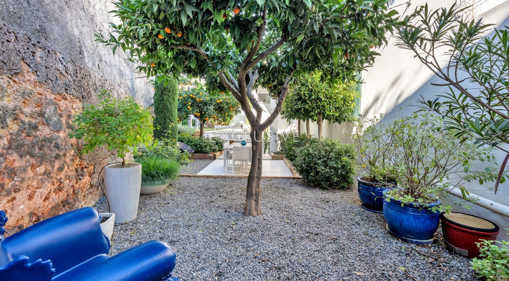 Stadsvilla met privé zwembad bij de oude stadsmuren in Lagos centrum, West Algarve