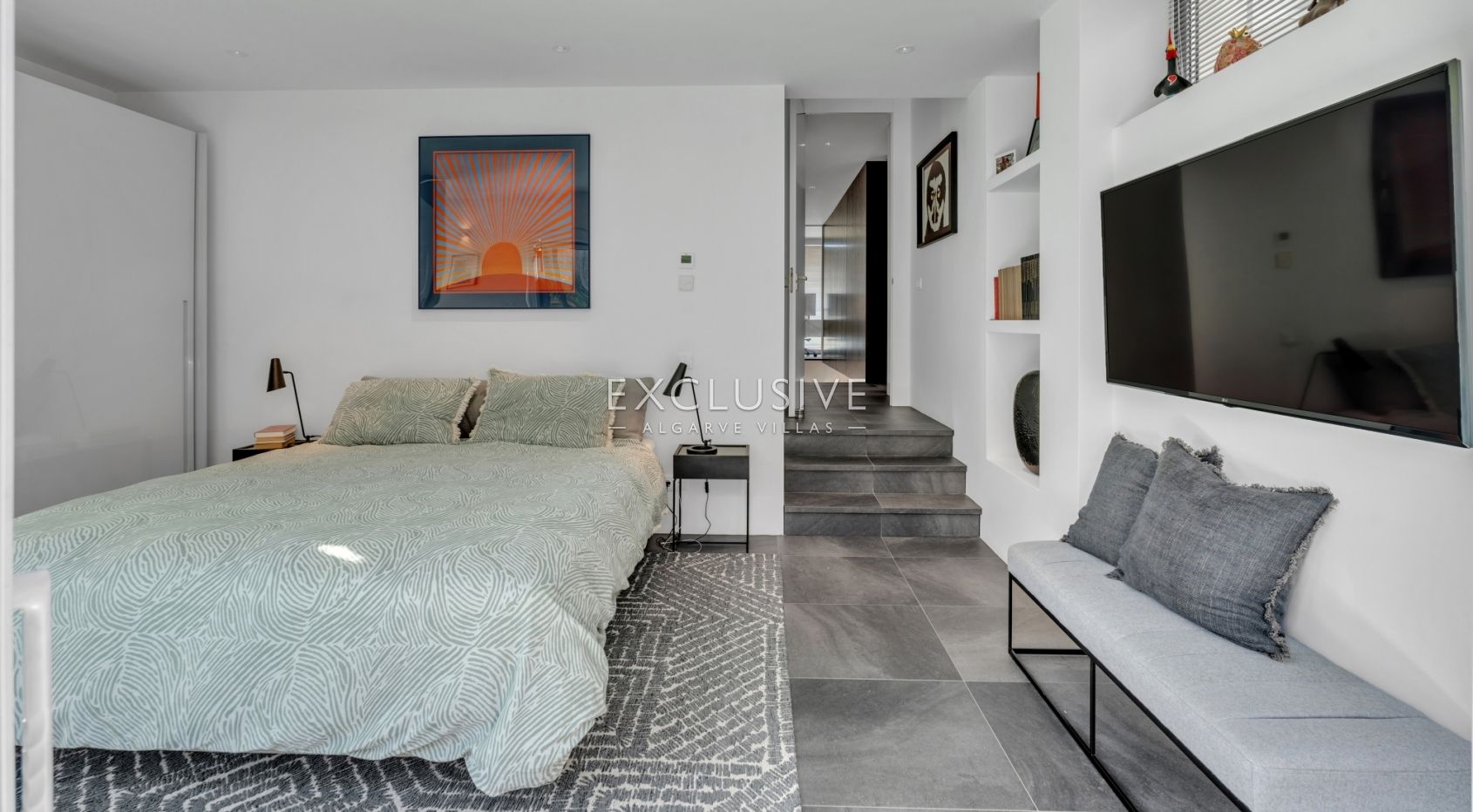 Stadsvilla met privé zwembad bij de oude stadsmuren in Lagos centrum, West Algarve