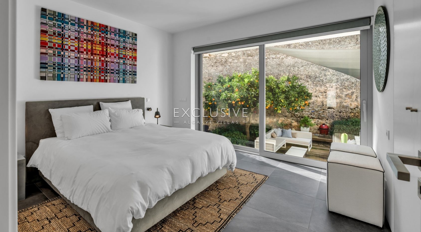 Stadsvilla met privé zwembad bij de oude stadsmuren in Lagos centrum, West Algarve