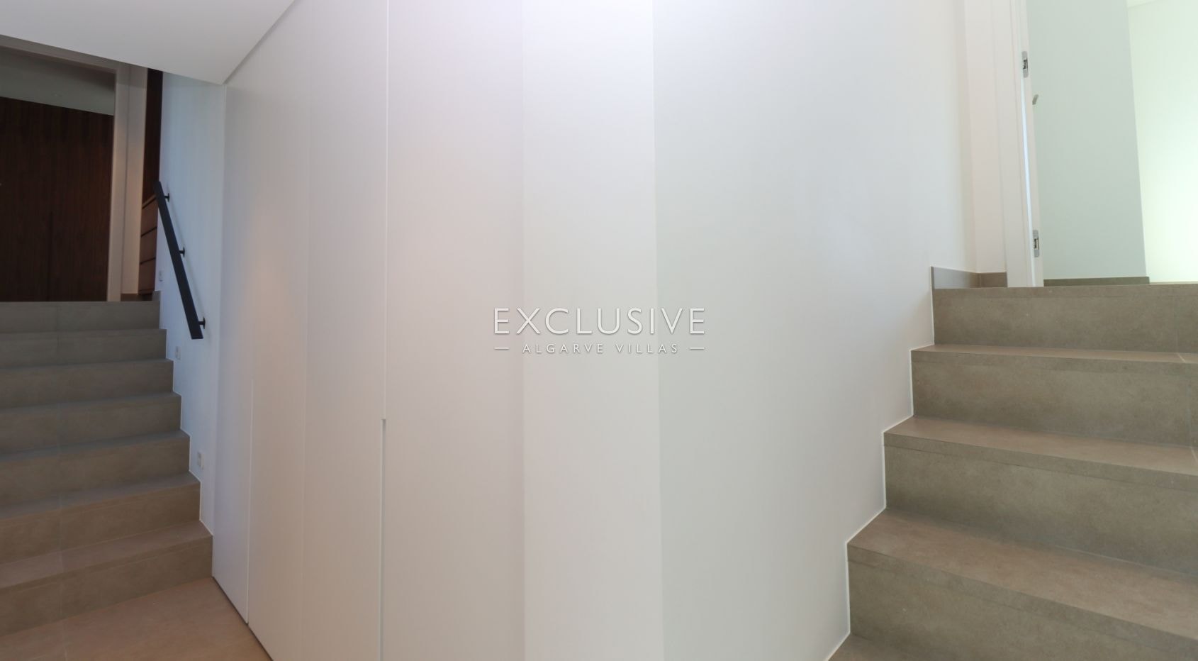 Modern Villa Salicos, Carvoeiro, Algarve