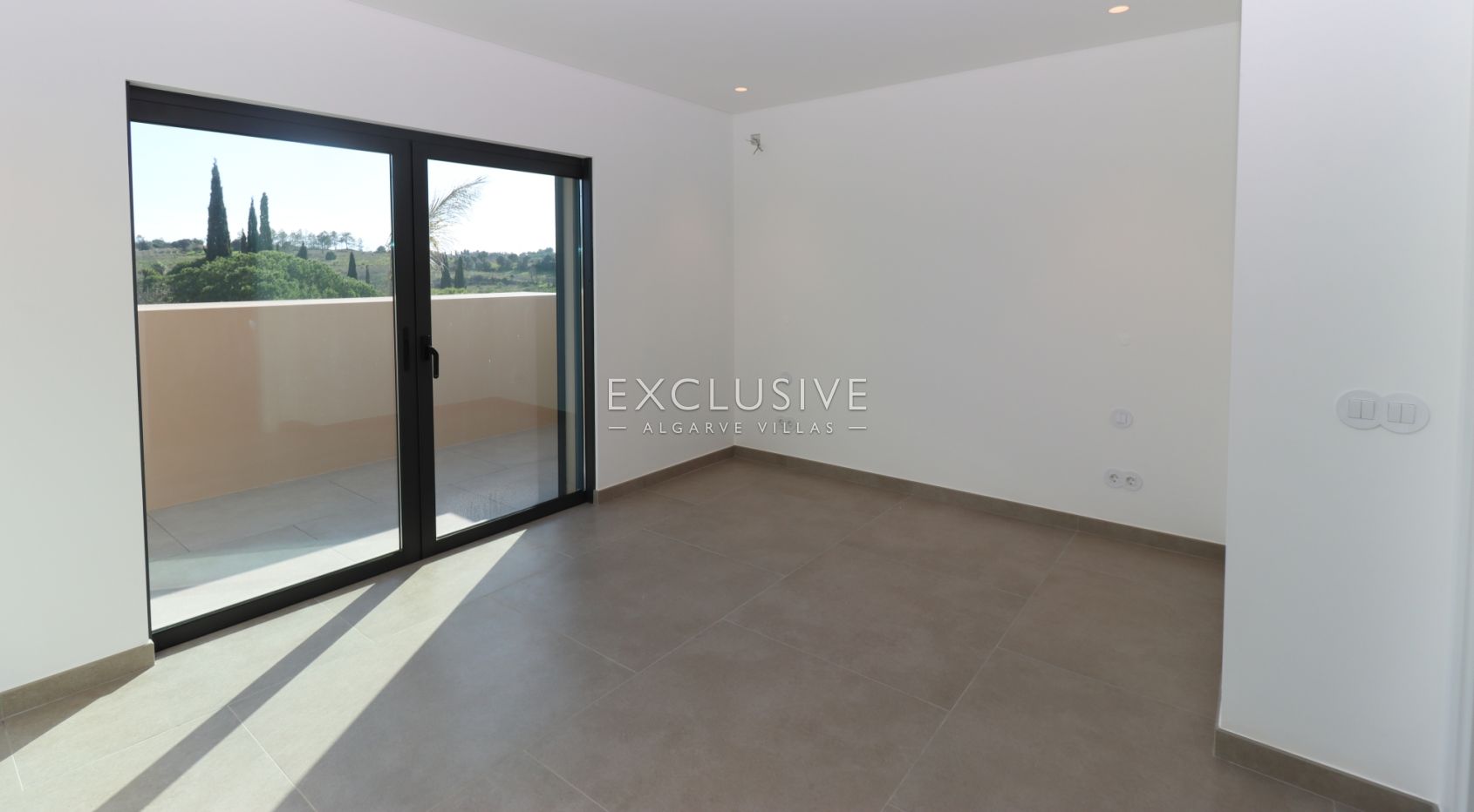 Modern Villa Salicos, Carvoeiro, Algarve
