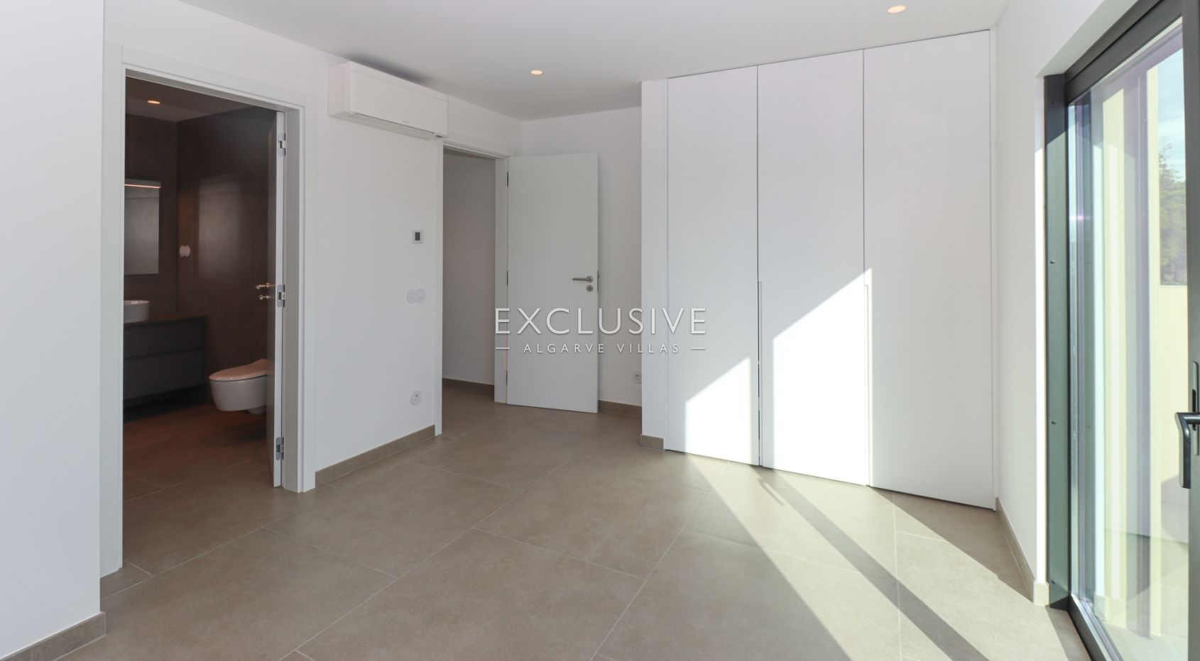 Modern Villa Salicos, Carvoeiro, Algarve