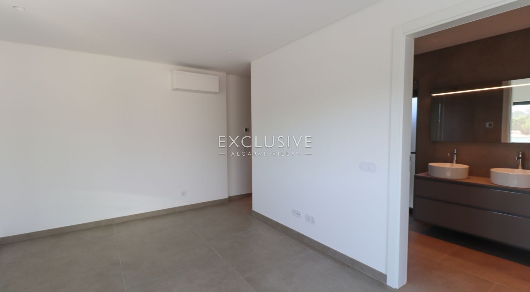 Modern Villa Salicos, Carvoeiro, Algarve