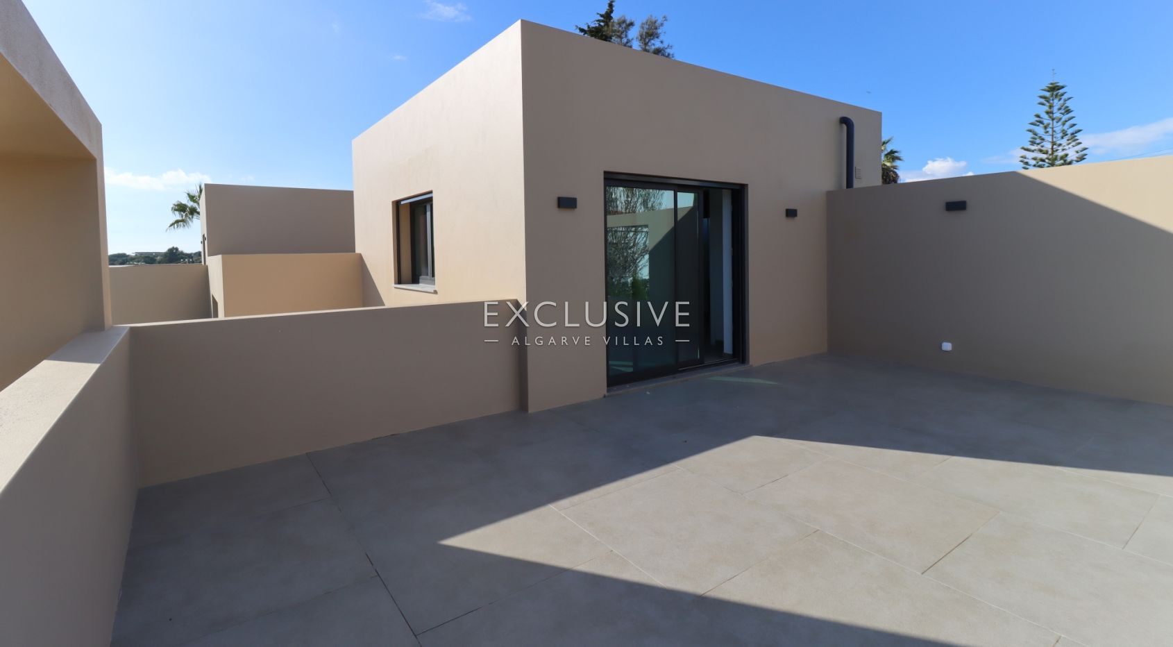 Modern Villa Salicos, Carvoeiro, Algarve