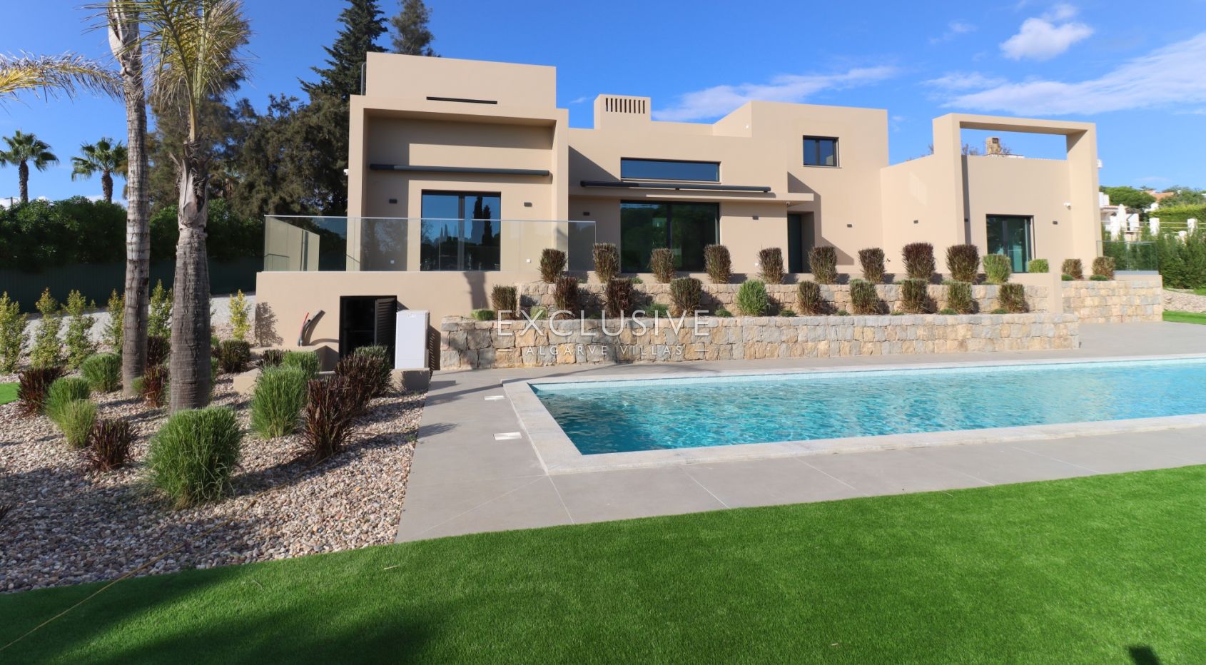 Modern Villa Salicos, Carvoeiro, Algarve