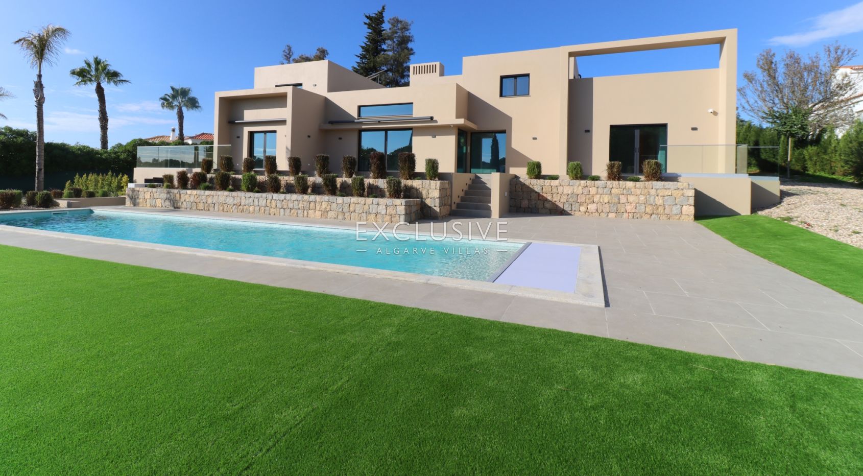 Modern Villa Salicos, Carvoeiro, Algarve