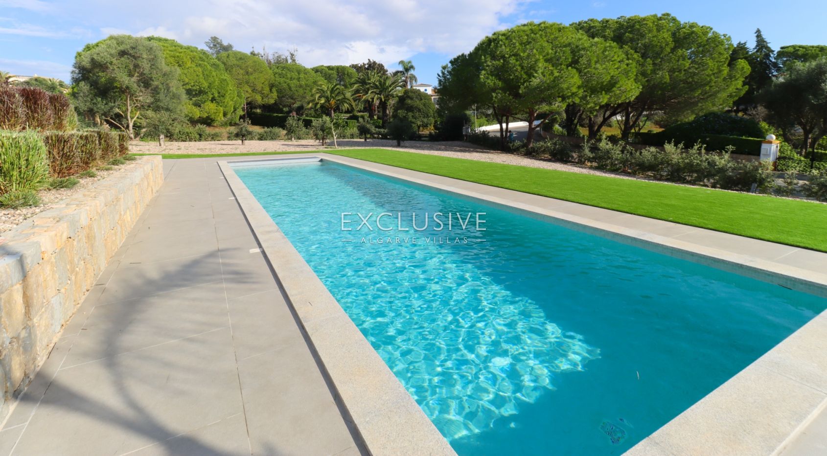 Modern Villa Salicos, Carvoeiro, Algarve
