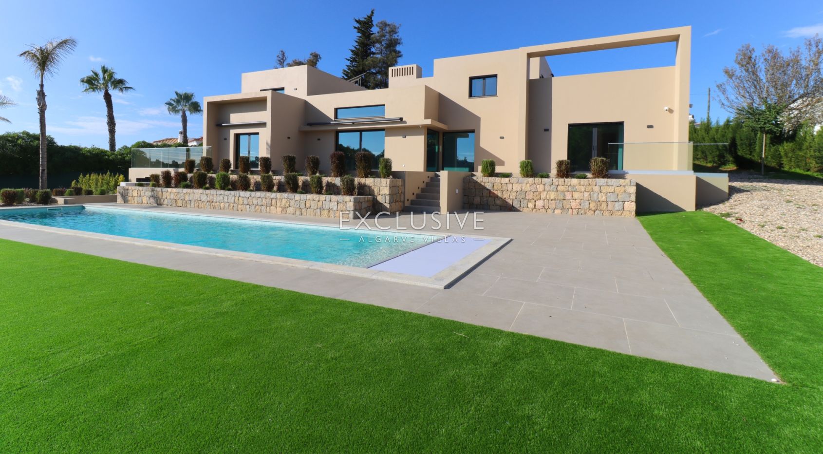Modern Villa Salicos, Carvoeiro, Algarve