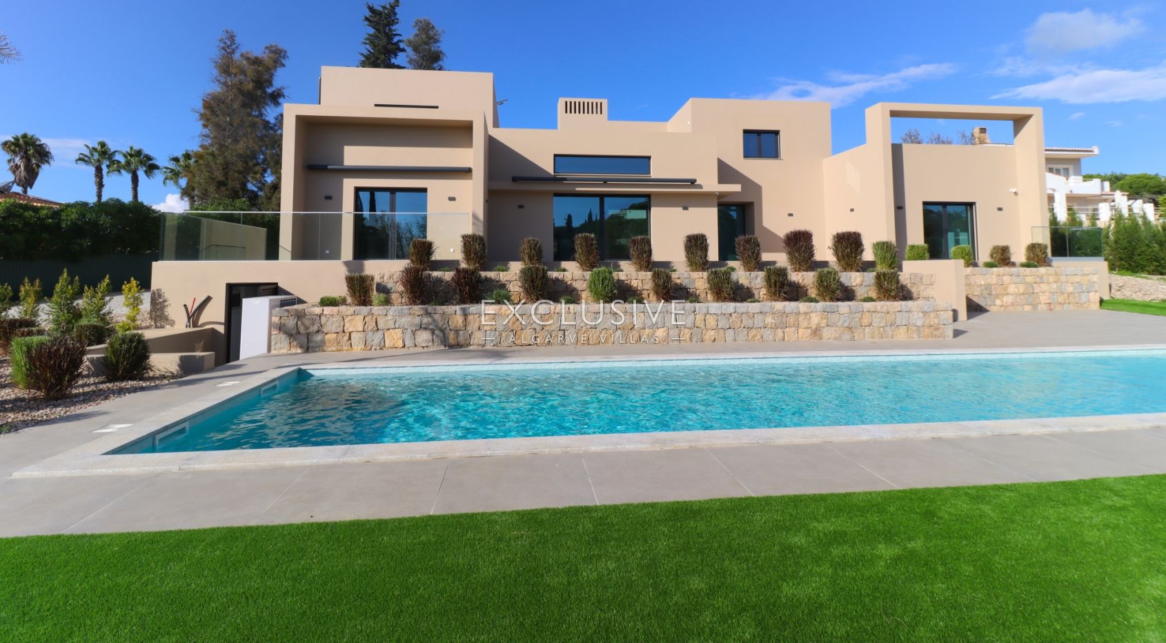Modern Villa Salicos, Carvoeiro, Algarve