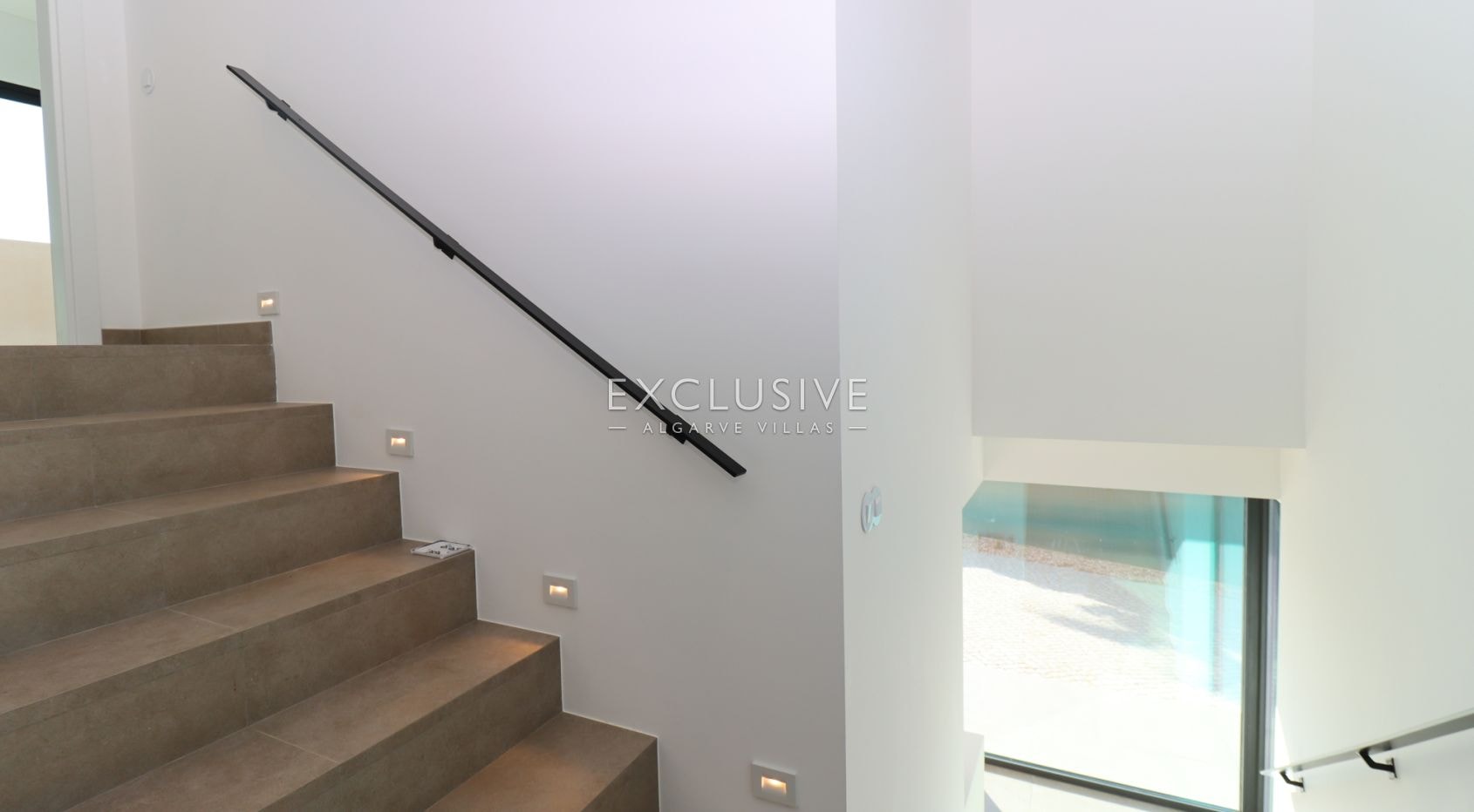 Modern Villa Salicos, Carvoeiro, Algarve