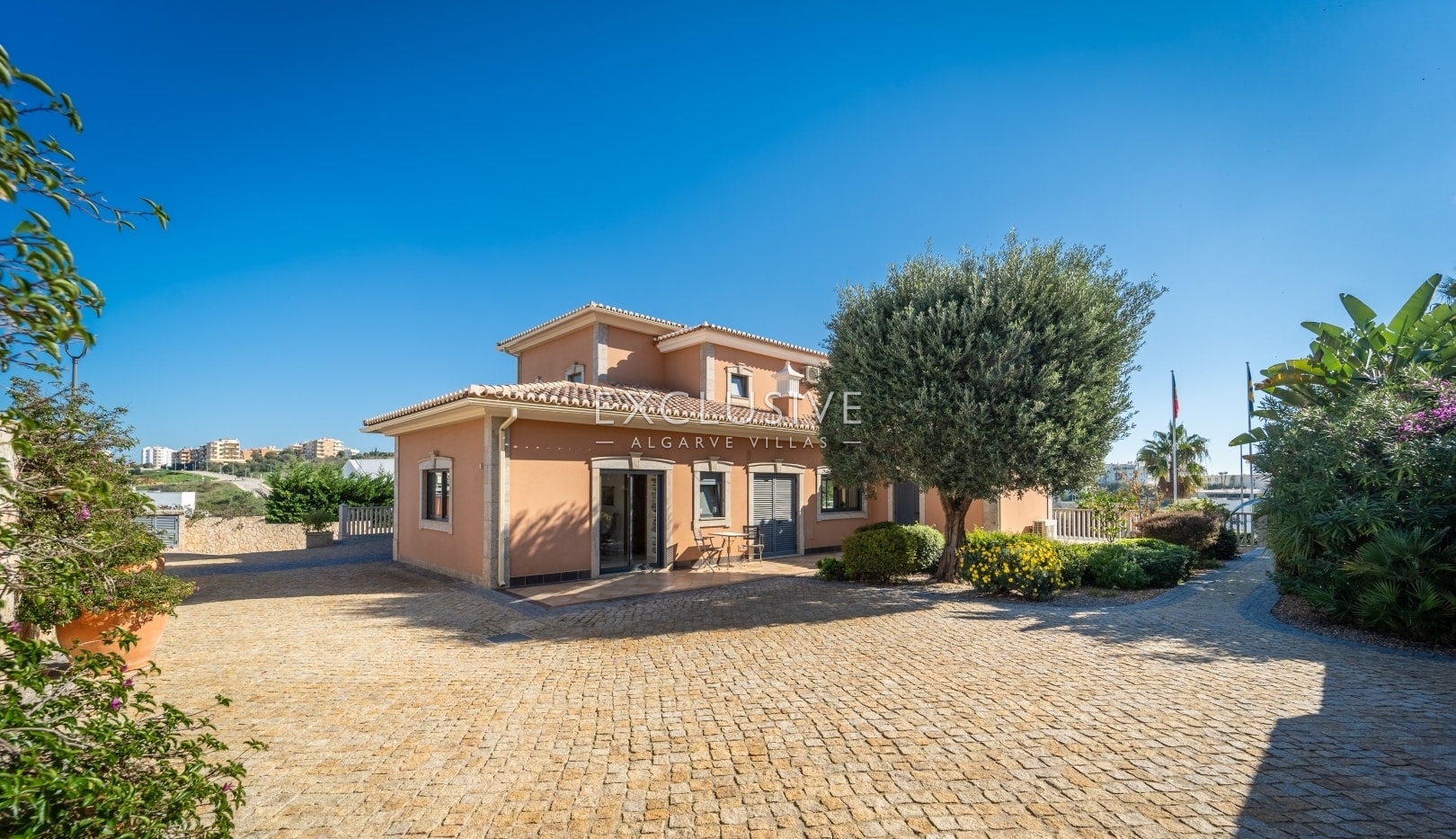Impressive villa with sea views at Porto de Mós-Lagos-Algarve