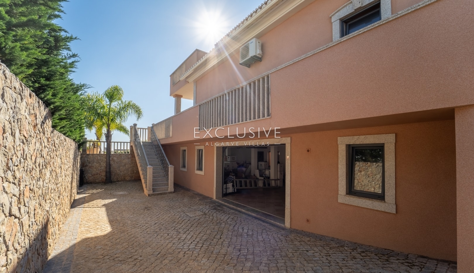 Impressive villa with sea views at Porto de Mós-Lagos-Algarve