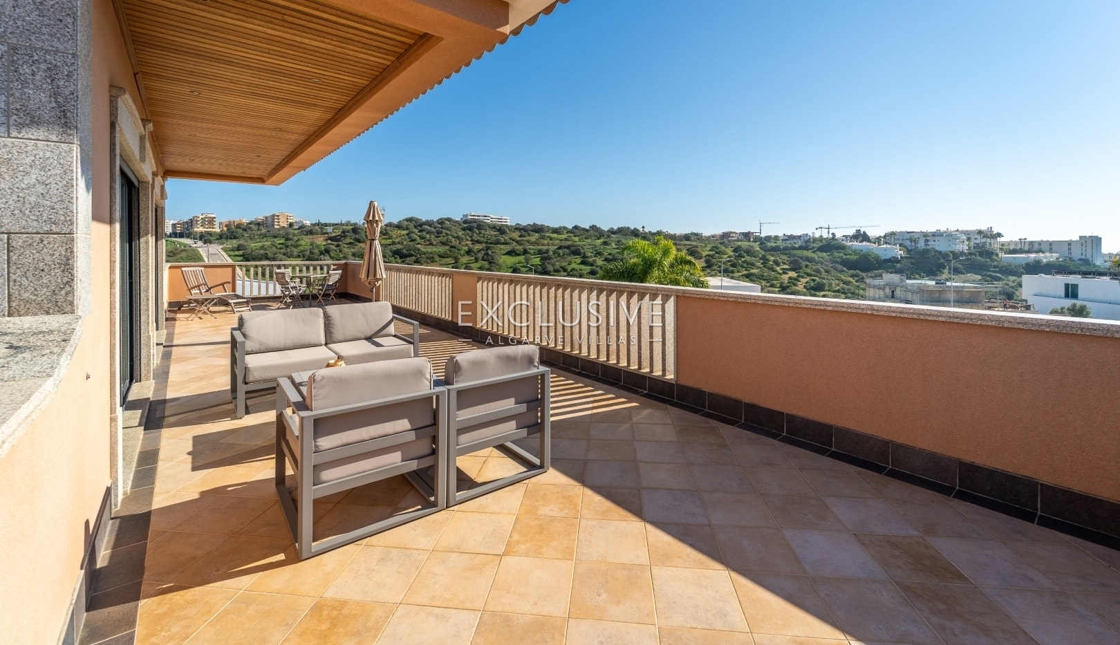 Impressive villa with sea views at Porto de Mós-Lagos-Algarve