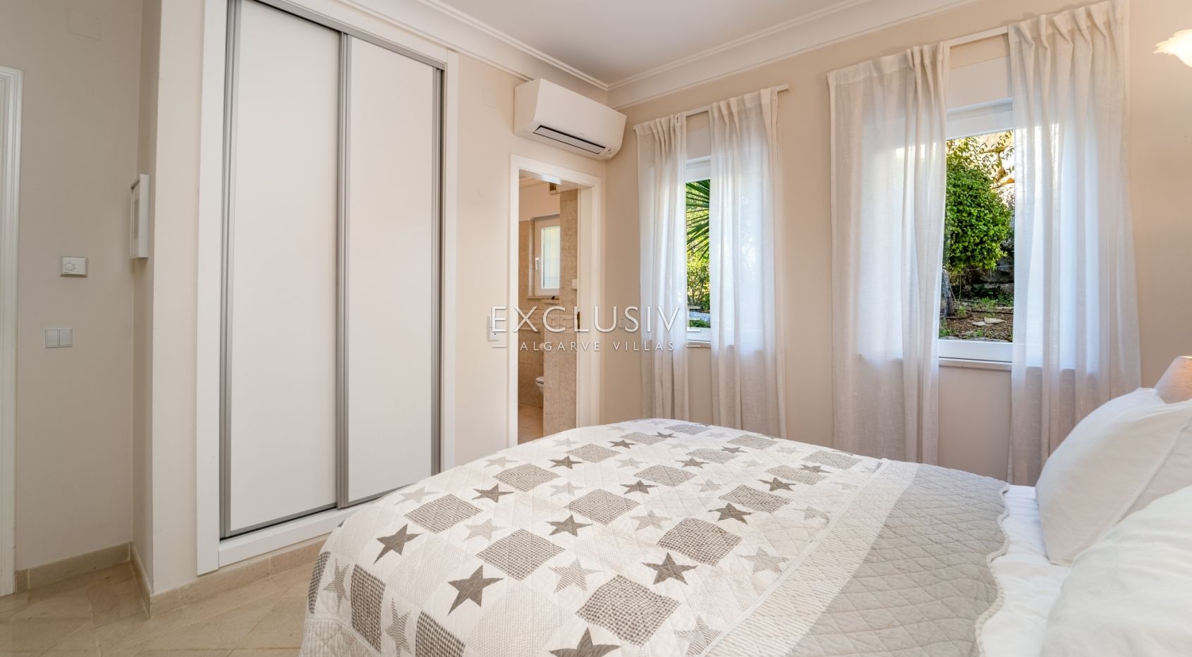 Prachtige 4 slaapkamer villa met zeezicht in Praia da Luz (Algarve)