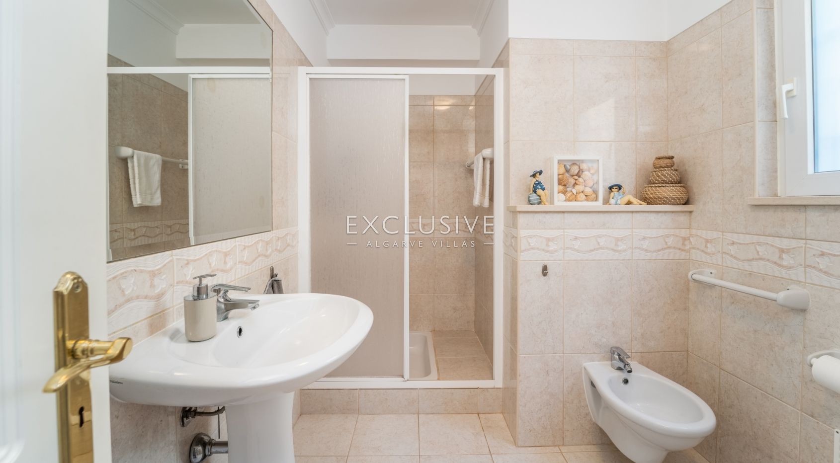Prachtige 4 slaapkamer villa met zeezicht in Praia da Luz (Algarve)