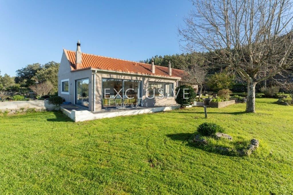 Plattelandshuis met annex en modern comfort en oceaanzicht in Monchique