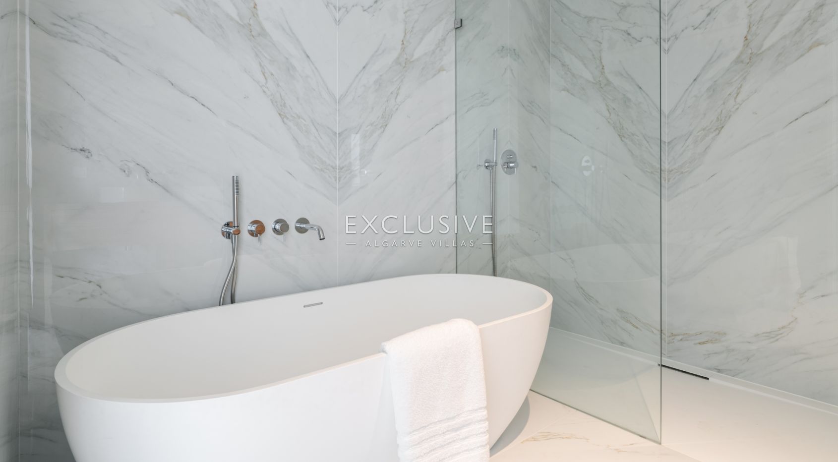 Luxe 4 bed penthouse met zeezicht in Carvoeiro