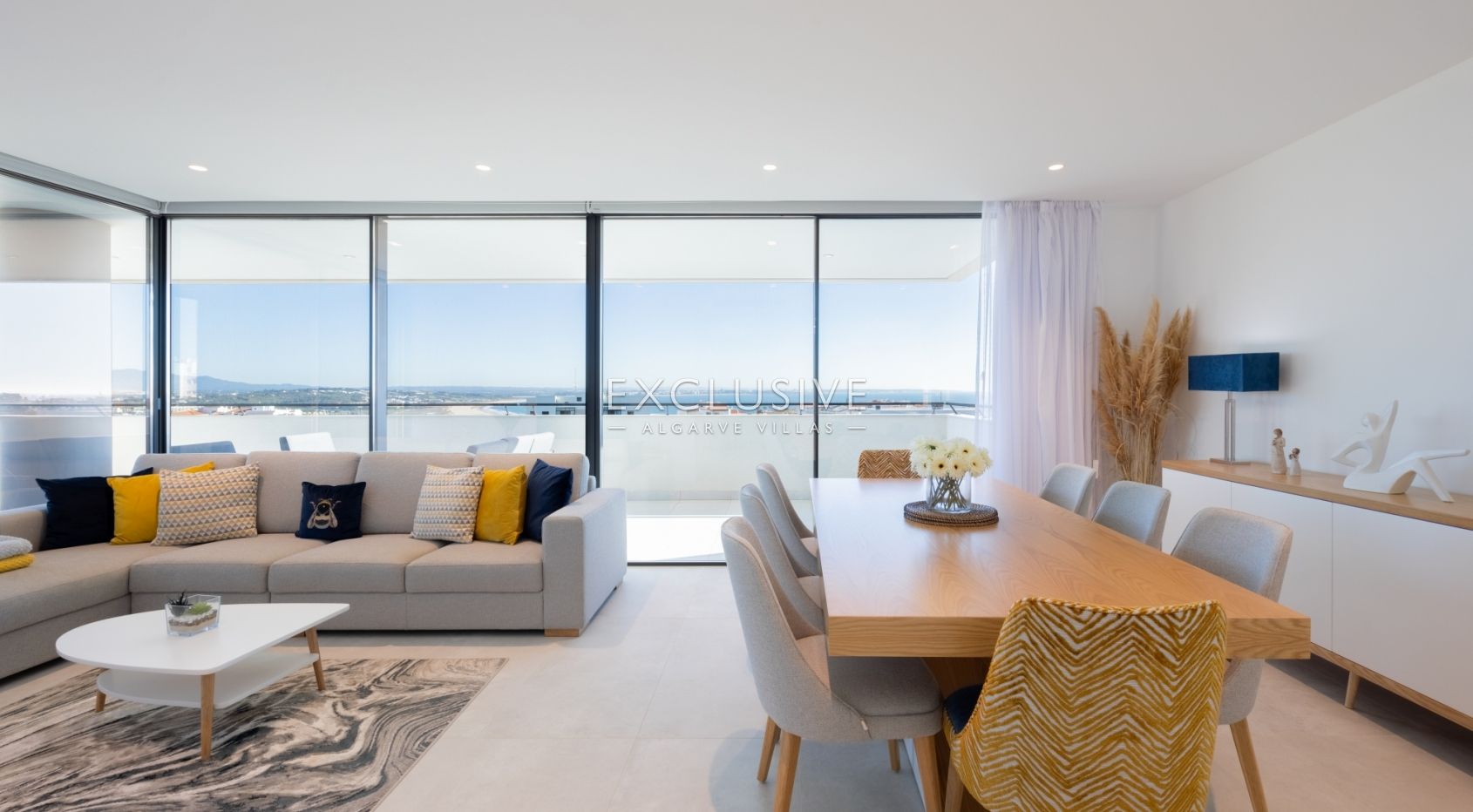 Modern 3 bedroom apartment with sea views in Lagos, Algarve
