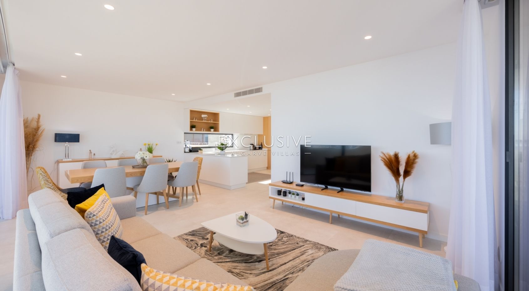 Modern 3 bedroom apartment with sea views in Lagos, Algarve