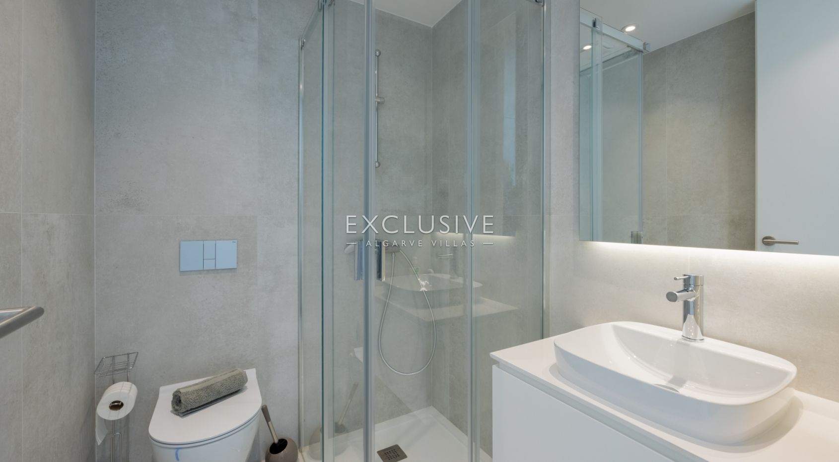 Modern 3 bedroom apartment with sea views in Lagos, Algarve