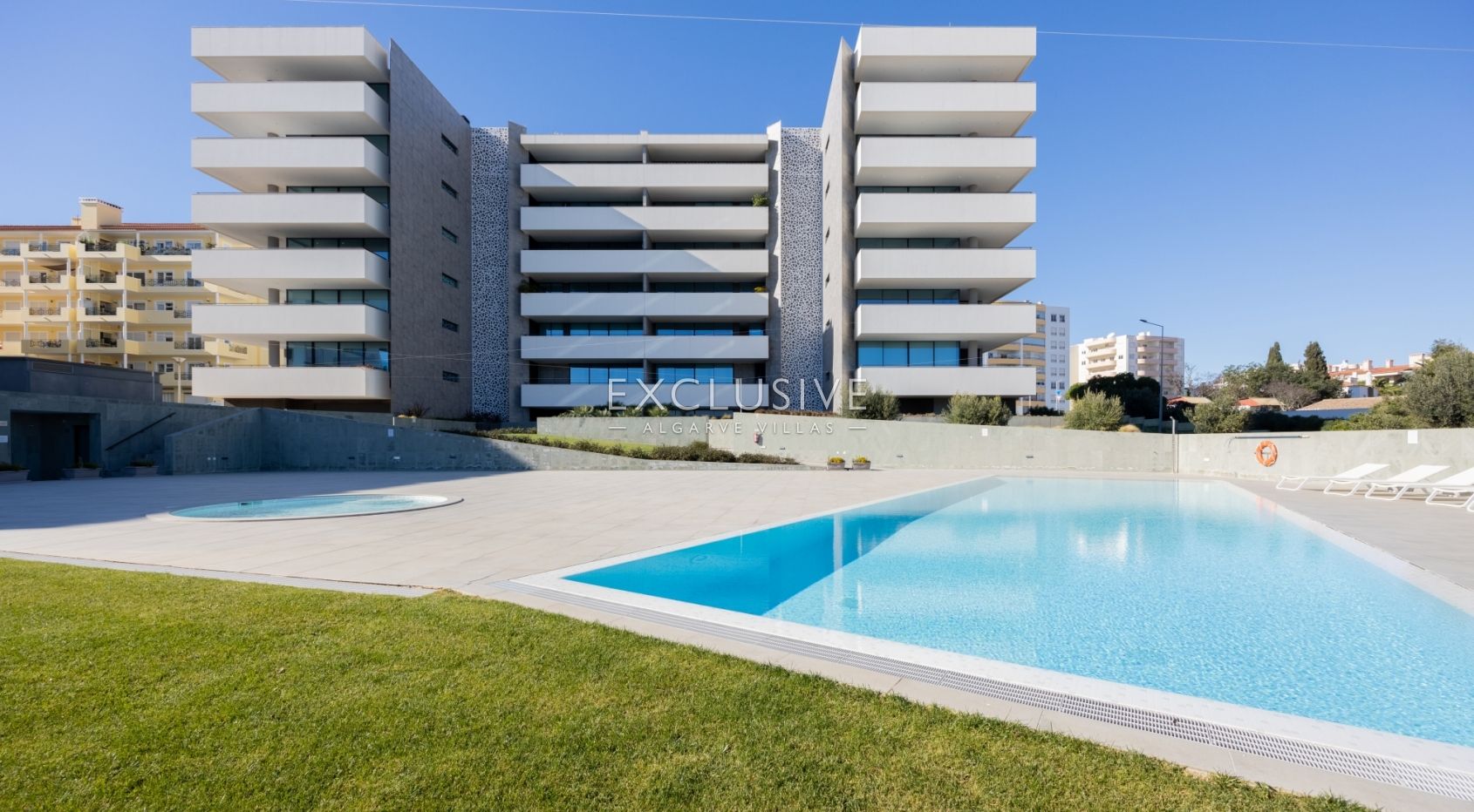 Modern 3 bedroom apartment with sea views in Lagos, Algarve