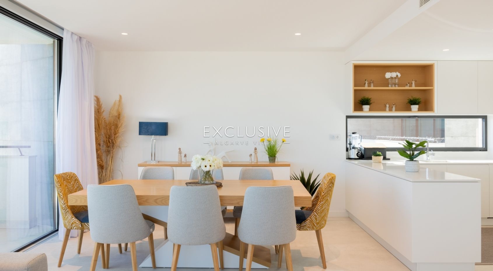 Modern 3 bedroom apartment with sea views in Lagos, Algarve