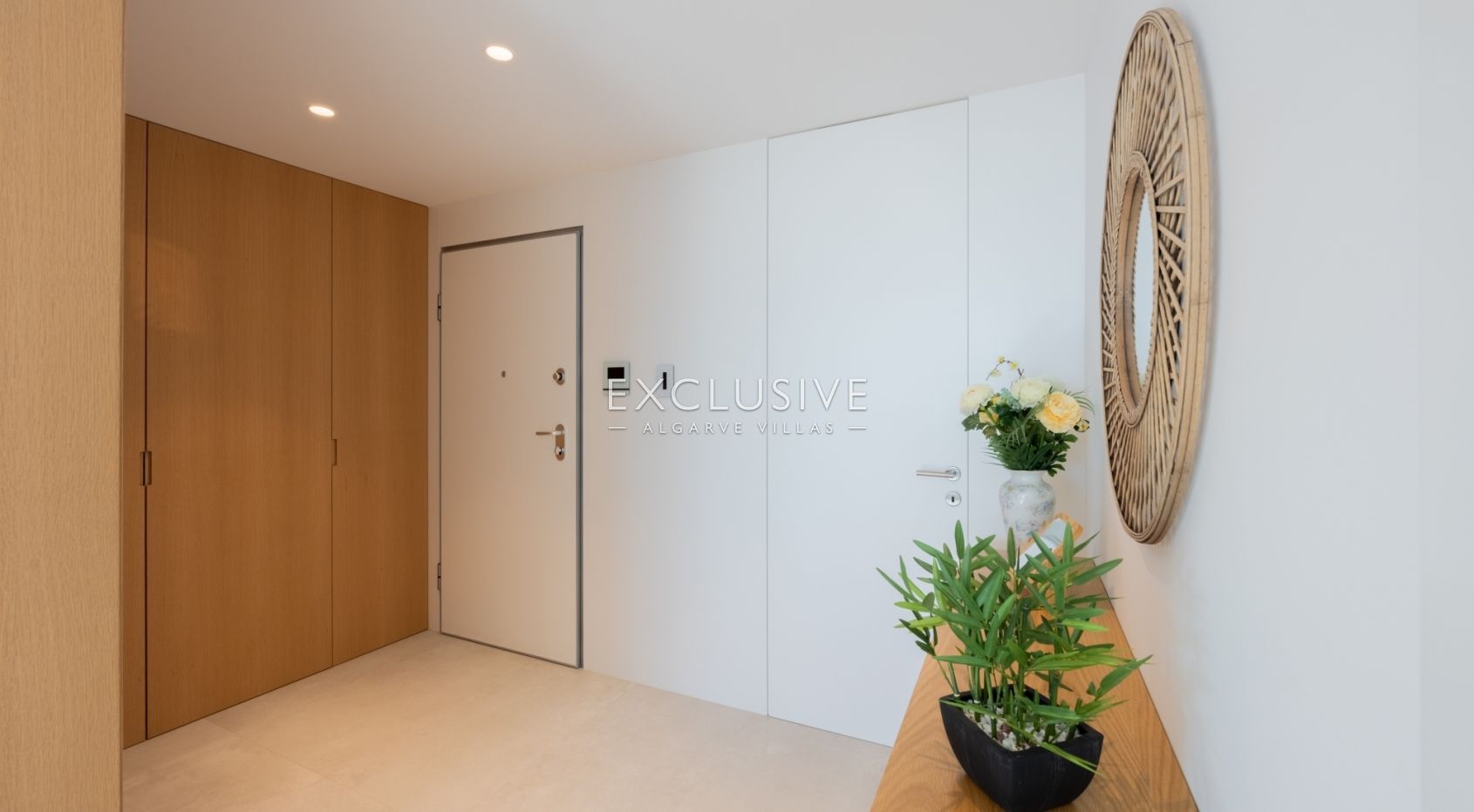 Modern 3 bedroom apartment with sea views in Lagos, Algarve