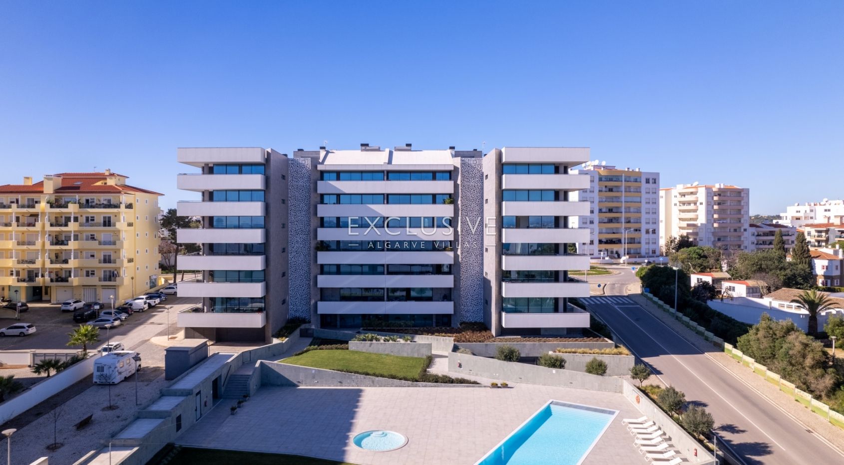 Modern 3 bedroom apartment with sea views in Lagos, Algarve