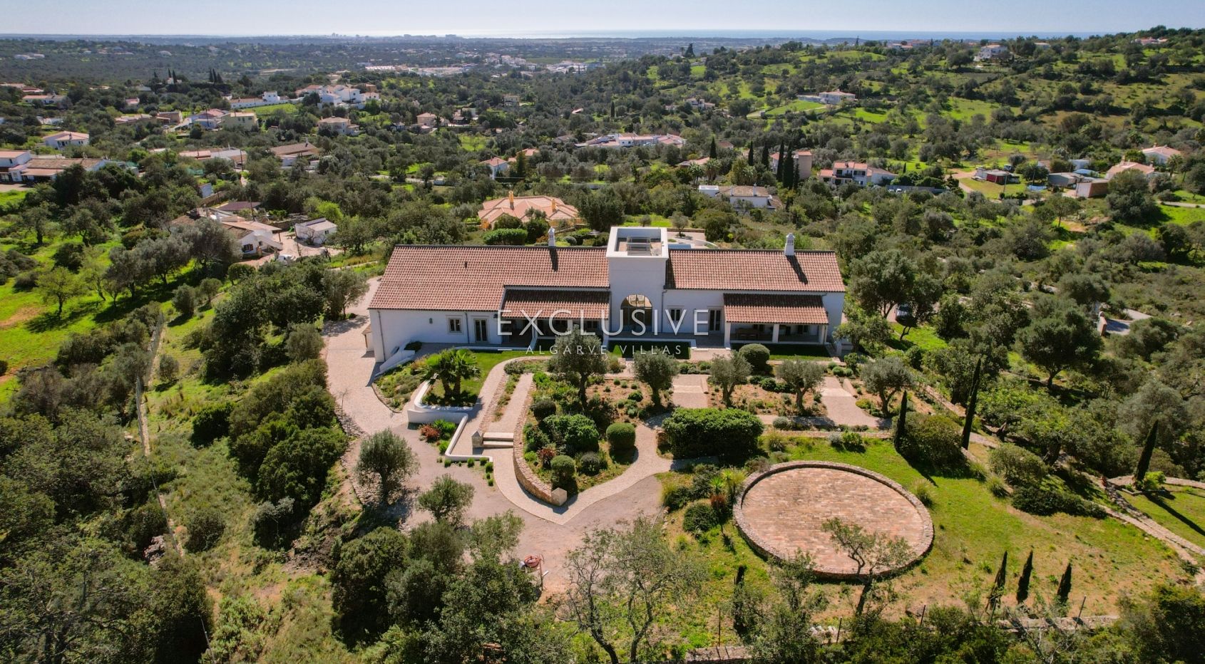 Moradia de campo com design e vista mar em Boliqueime, Algarve