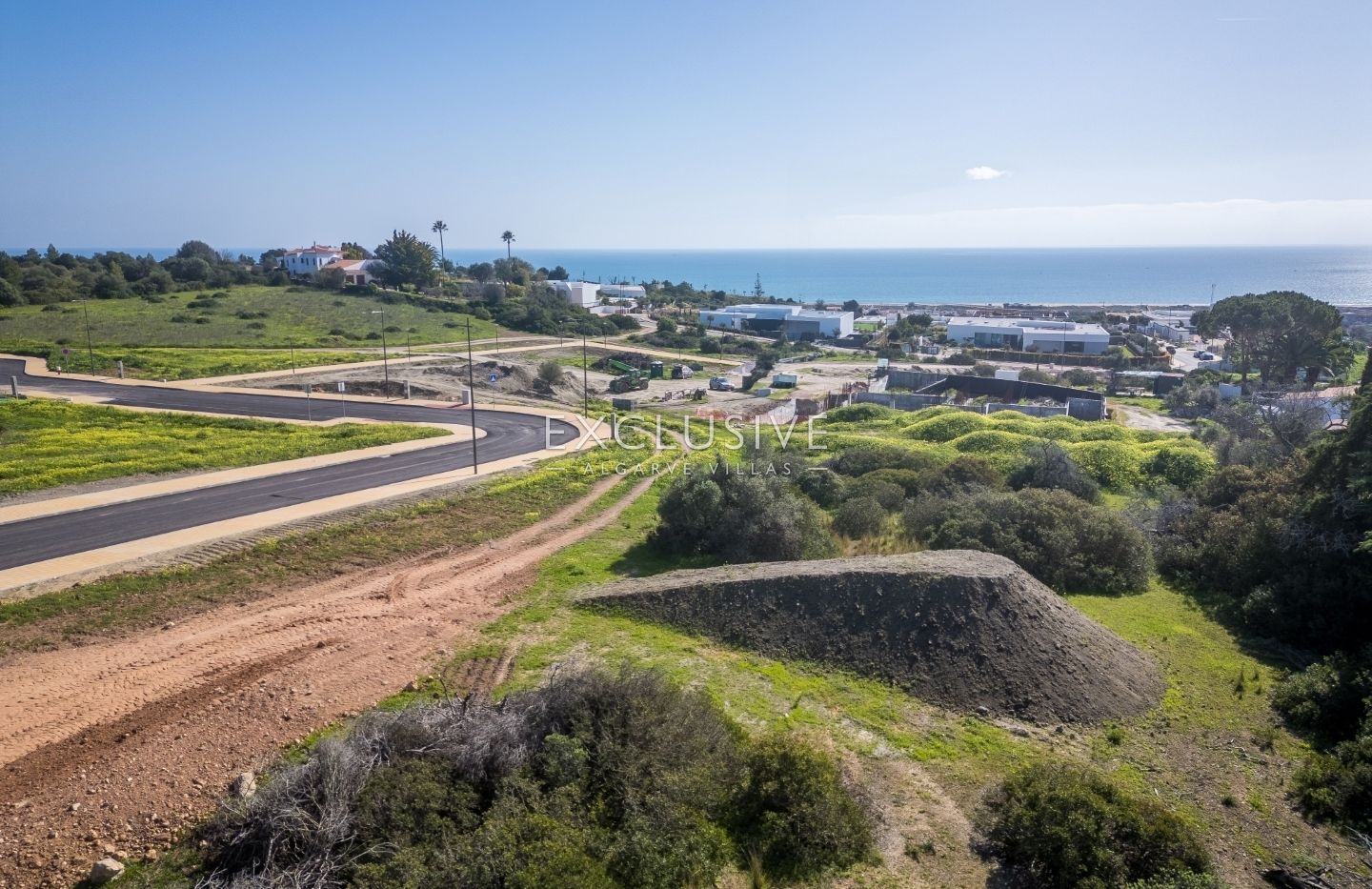 Große private Baugrundstücke mit atemberaubendem Meerblick in Lagos, Algarve