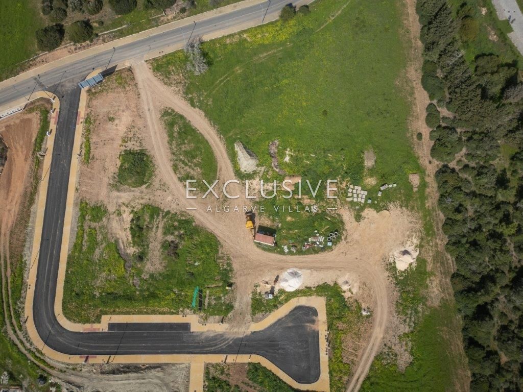 Große private Baugrundstücke mit atemberaubendem Meerblick in Lagos, Algarve