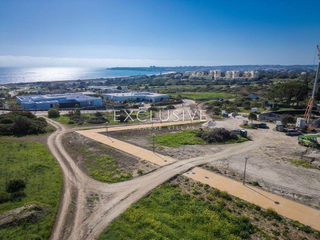 Große private Baugrundstücke mit atemberaubendem Meerblick in Lagos, Algarve