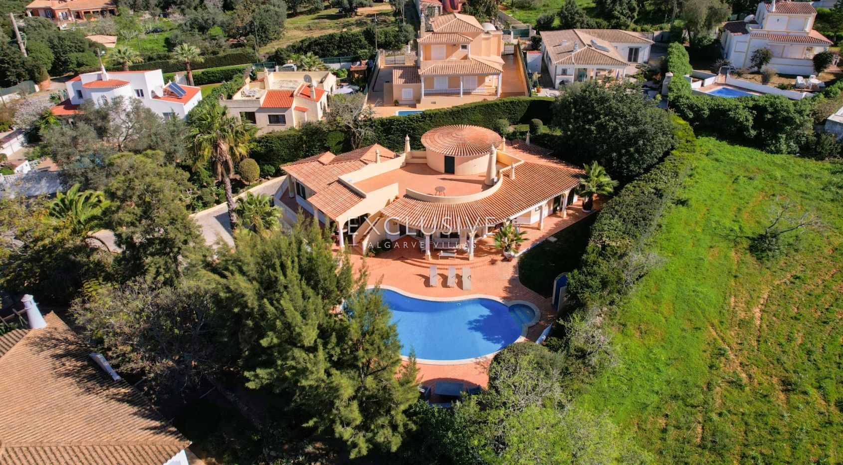 Carvoeiro Moradia V3 grande garagem e piscina perto de campo de golfe e praias, Algarve