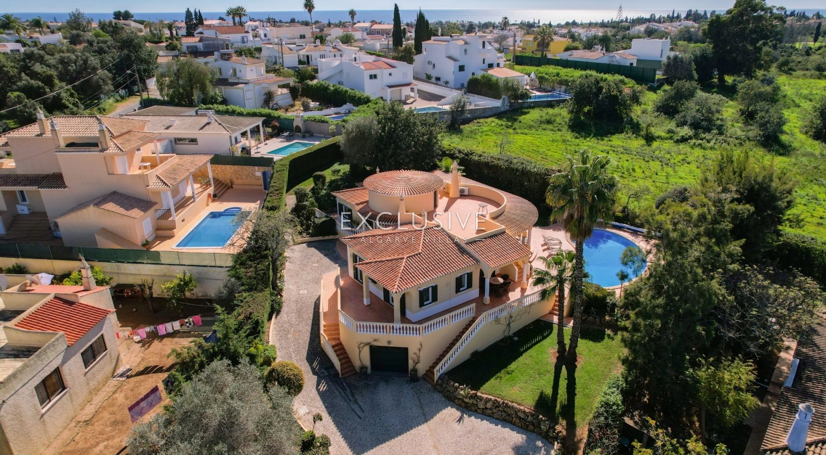 Carvoeiro Moradia V3 grande garagem e piscina perto de campo de golfe e praias, Algarve