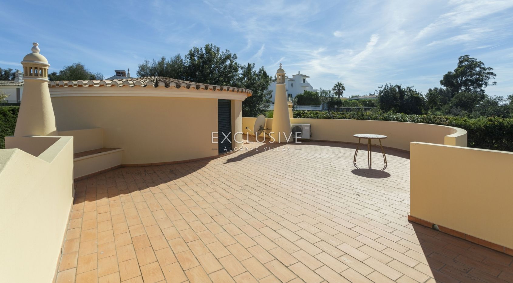 Carvoeiro Moradia V3 grande garagem e piscina perto de campo de golfe e praias, Algarve