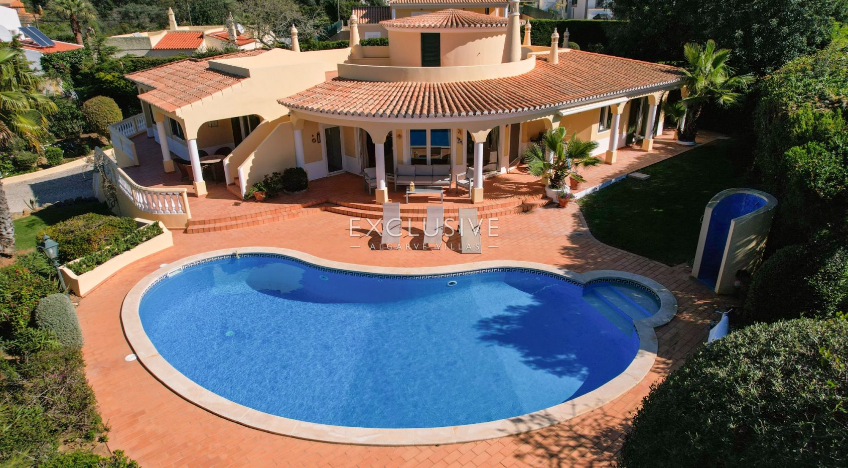 Carvoeiro Moradia V3 grande garagem e piscina perto de campo de golfe e praias, Algarve