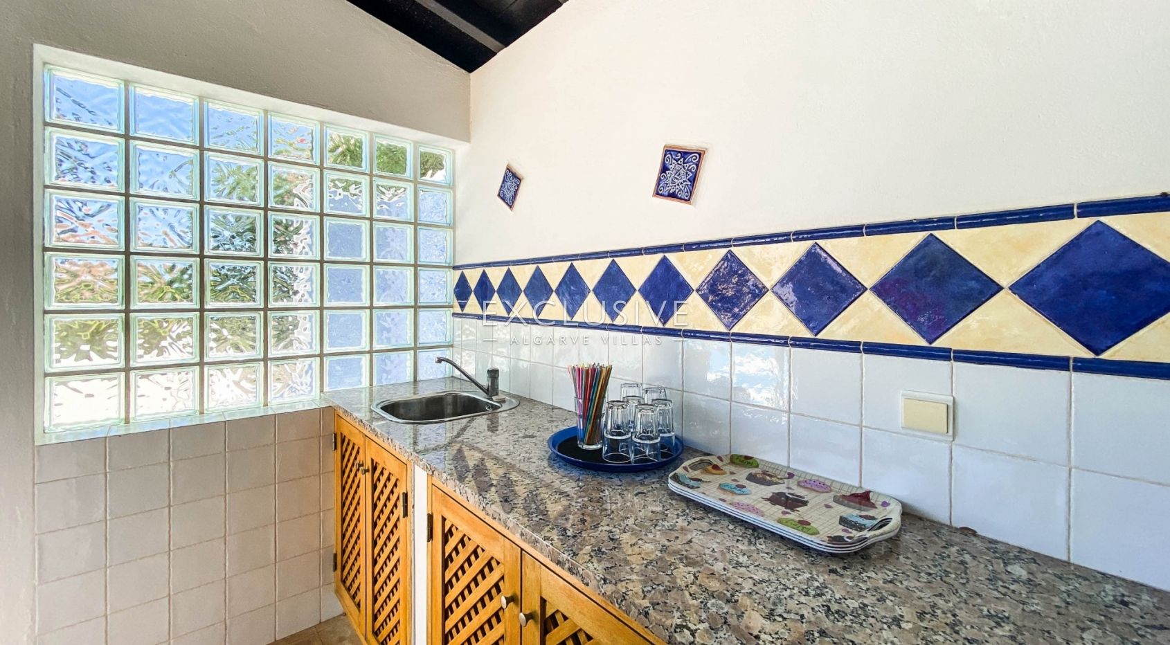 Villa mit vier Schlafzimmern und Meerblick in Praia da Luz, Lagos, Algarve