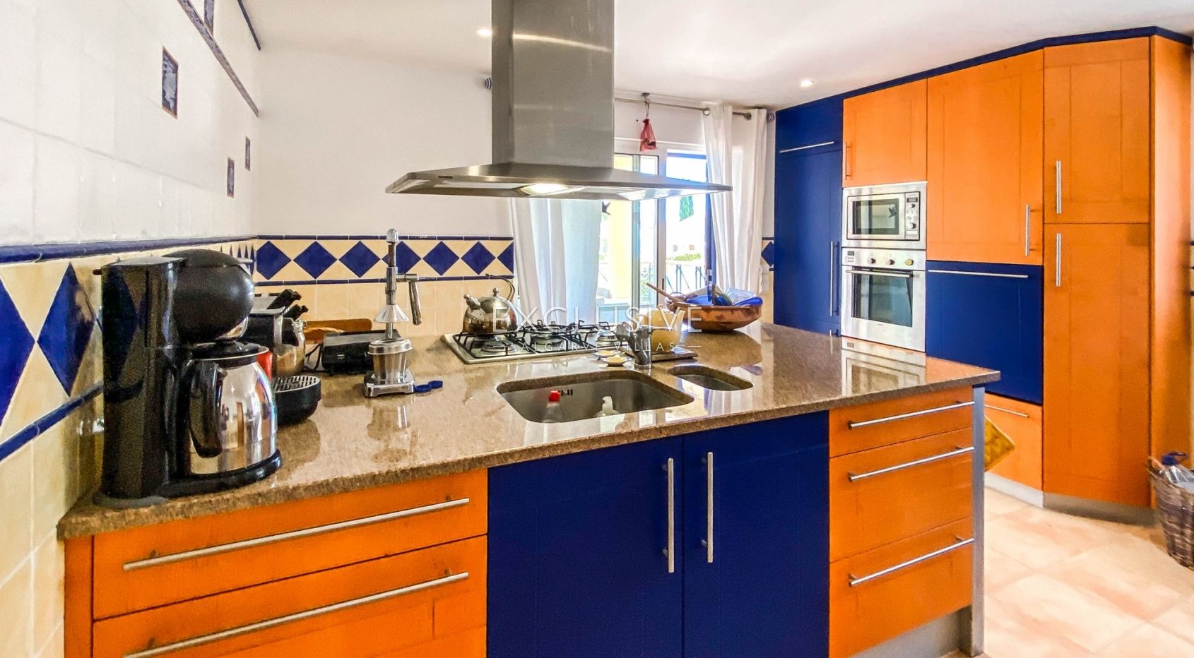 Villa mit vier Schlafzimmern und Meerblick in Praia da Luz, Lagos, Algarve