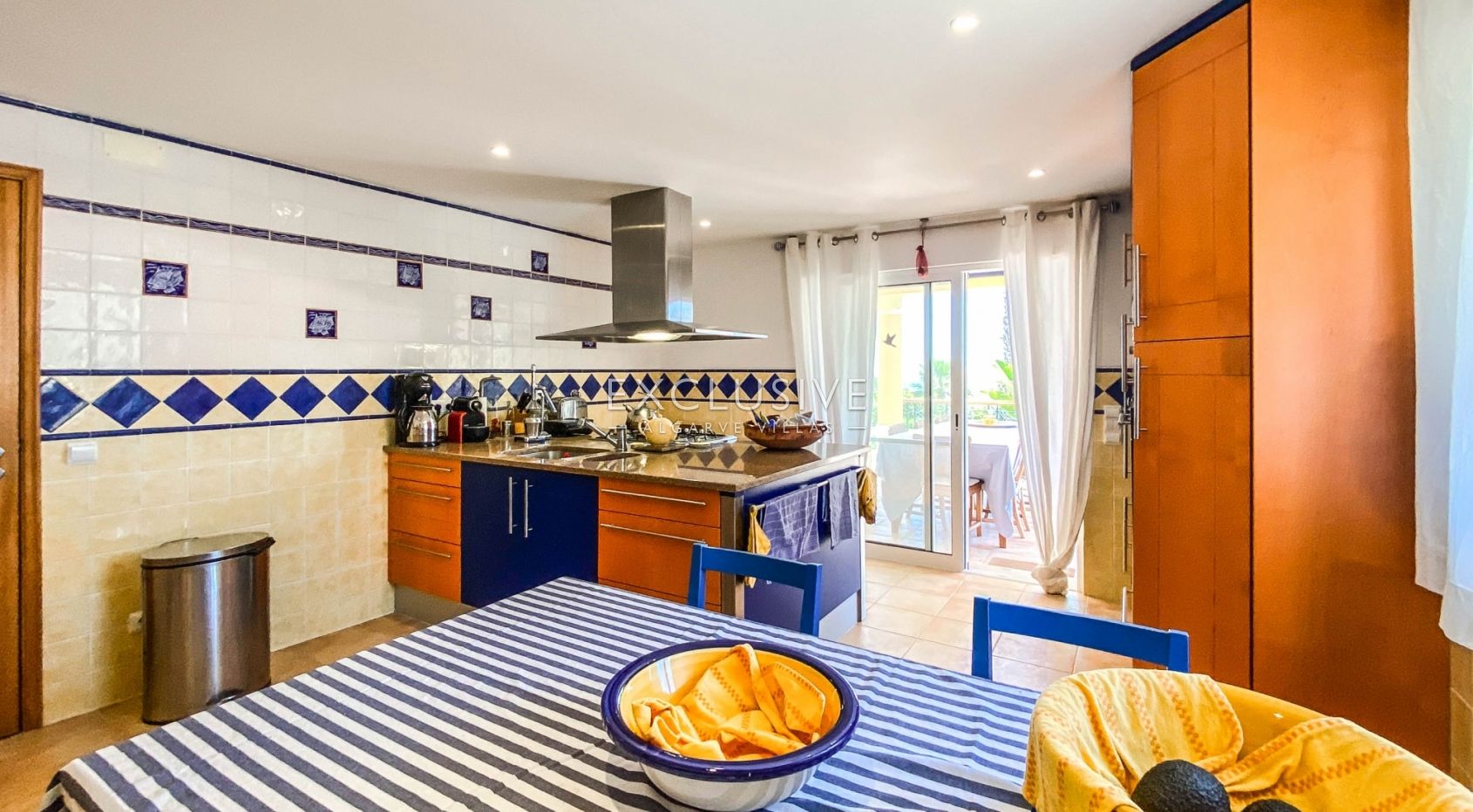 Villa mit vier Schlafzimmern und Meerblick in Praia da Luz, Lagos, Algarve