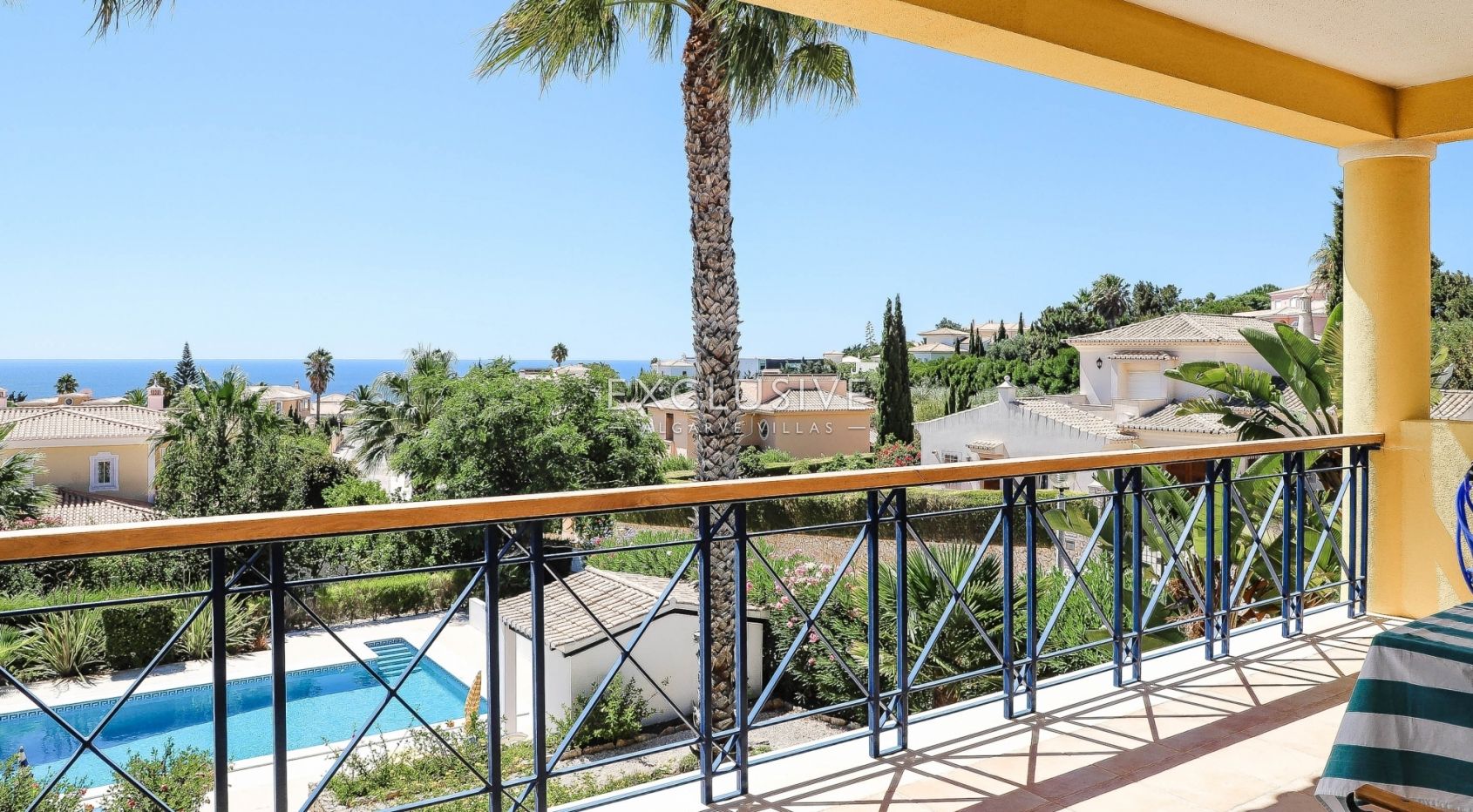 Villa mit vier Schlafzimmern und Meerblick in Praia da Luz, Lagos, Algarve
